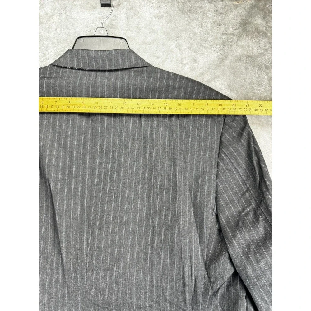 Canali Mens 38R Gray Pinstripe Wool Suit Blazer Jacket Made in Italy luxury